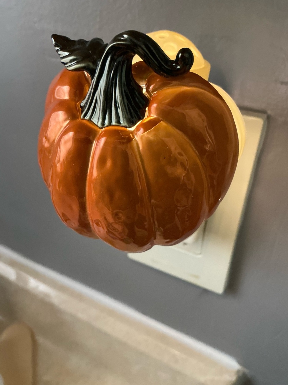 Bath and Body works Orange Pumpkin Night Light Wallflower Plug